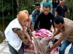 Evakuasi Ibu Hamil Di Aceh Tengah Gunakan Gerobak Sorong