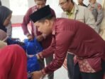 Khairmansyah Santuni Anak Yatim Piatu di Desa Simpang Lancang