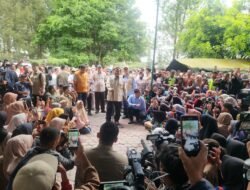  Prabowo Datang di Tengah Derita: Presiden Jamin Negara Tak Tinggalkan Pengungsi