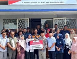 Wabup Armia Salurkan Bantuan Kemensos, Harapan Baru bagi Korban Bencana