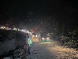 Arus Balik Padat, Polisi Jaga Titik Longsor di Bener Meriah