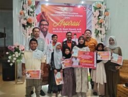 Nasir Djamil Serahkan Beasiswa PIP untuk Ratusan Pelajar di Bener Meriah