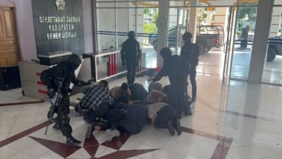 Suara Tembakan Mencekam di Kantor Bupati Bener Meriah, 15 Sandera Berhasil Dibebaskan Prajurit Raider!
